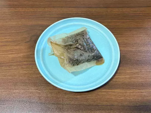 麦茶パックの中身を出したら？　2分温めて家中の消臭に生かす再利用法