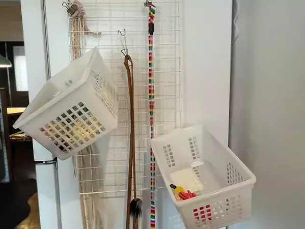「オモチャどこだっけ」が消えた！　『ダイソー』アイテムで作る猫グッズ収納アイデア