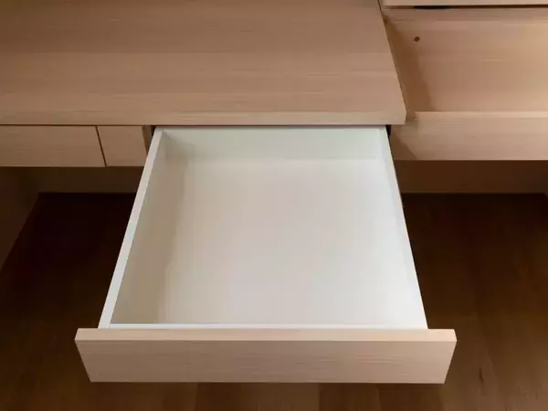 無印良品『整理トレー』を複数組み合わせる！　引き出しがパズルのように整う収納術【活用テク4選】
