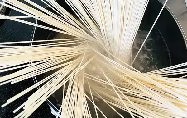暑い日にはこれ！ねばねば感がアップするぶっかけそうめん