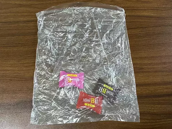 ポリ袋の口は結びません！　スプーンで5秒こするだけの簡単密閉ワザ