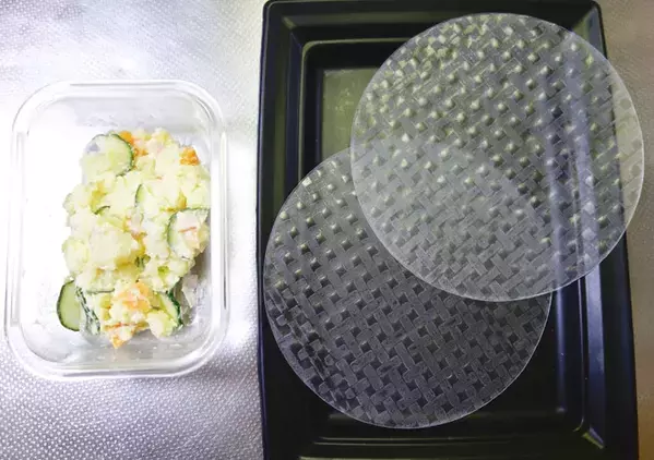 余ったポテサラをライスペーパーで巻いて焼くと？　「何これ？」と驚いた夫、一口食べれば…【レシピ】
