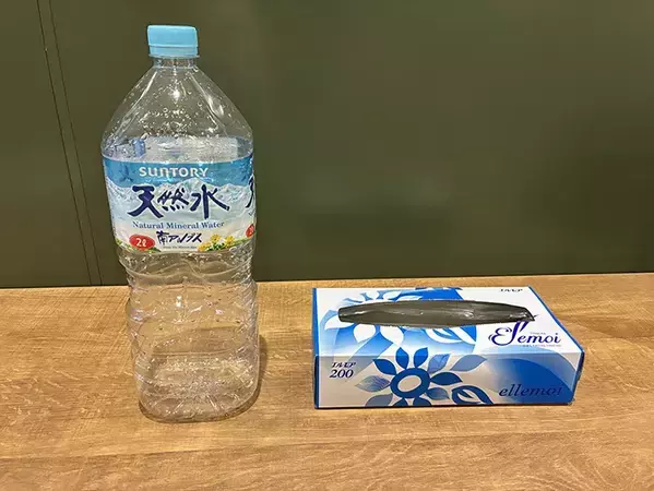 ポリ袋を2Lペットボトルにかぶせて？　ティッシュのように取り出しやすくなる裏ワザ