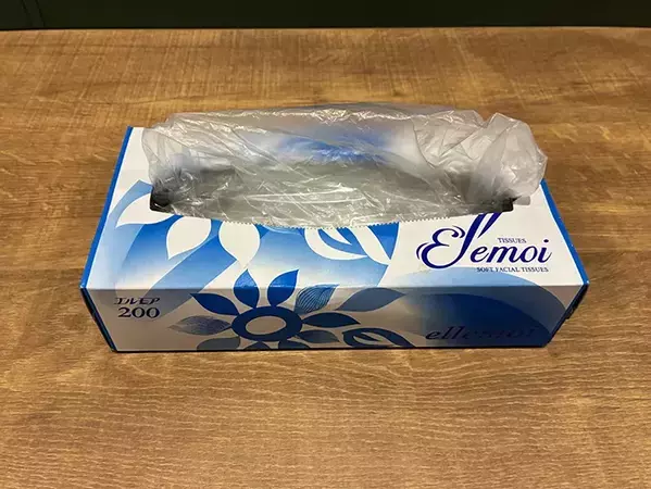 ポリ袋を2Lペットボトルにかぶせて？　ティッシュのように取り出しやすくなる裏ワザ