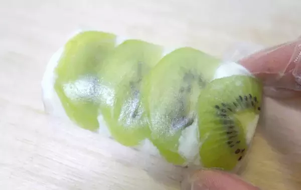 【砂糖ゼロ】巻くだけで驚きのモチモチ感！　夏に食べたい新感覚スイーツ【レシピ】