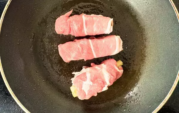 食べた子供が「これ好き！」　豚こま肉でくるくる巻いたのは…【簡単おかずレシピ】