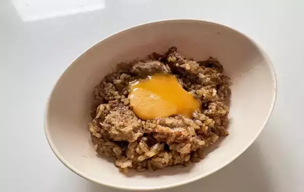 炊飯器に1袋入れてみて！　子供が感動した炊き込みご飯、具材に使ったのは？【レシピ】
