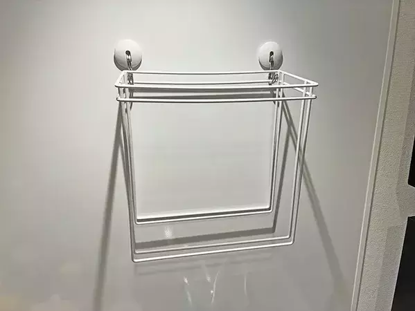 100均のふきんかけ、ふきんはかけません！　キッチンで便利な『浮かせるゴミ箱』になる方法