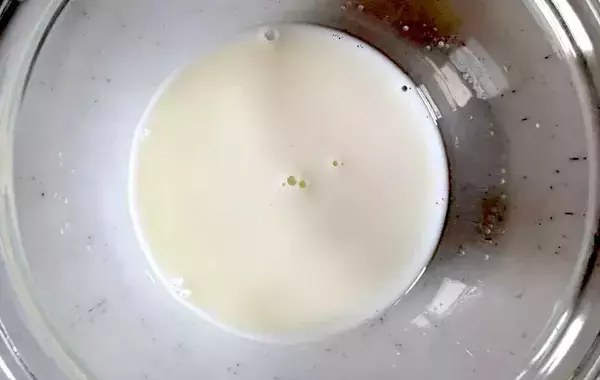 ライスペーパーを卵液に浸して…　できた簡単おやつに「モチモチで最高！」