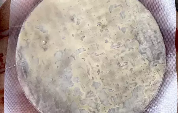 ライスペーパーを卵液に浸して…　できた簡単おやつに「モチモチで最高！」