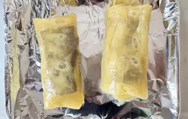 ライスペーパーを卵液に浸して…　できた簡単おやつに「モチモチで最高！」