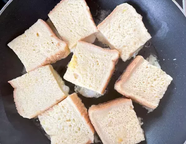 食パンを凍らすだけ！　ふわふわフレンチトーストのコツに「噛まずに飲める」