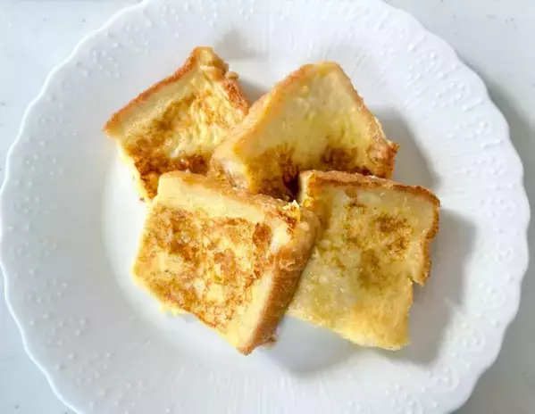 食パンを凍らすだけ！　ふわふわフレンチトーストのコツに「噛まずに飲める」