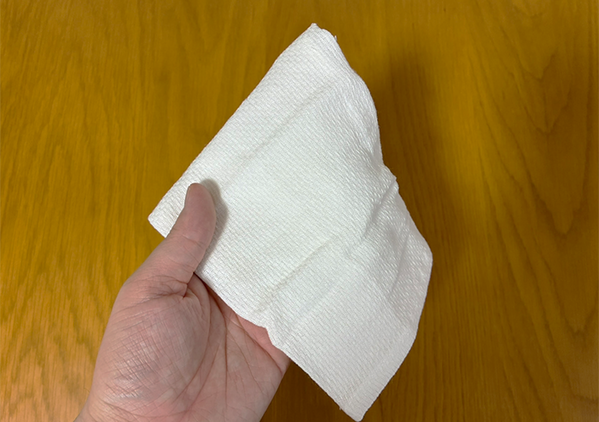 普通のふきんに見えるでしょ？　拭くだけで食器が見違える『100均有能ふきん』が超優秀