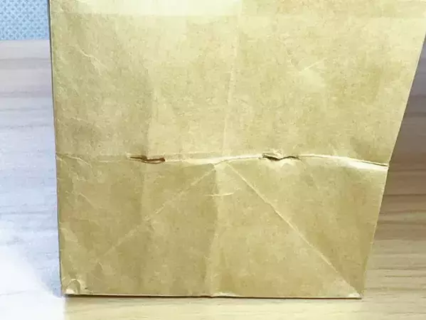 溜まった『紙袋』捨てないで！　ハサミで3回カットすると…