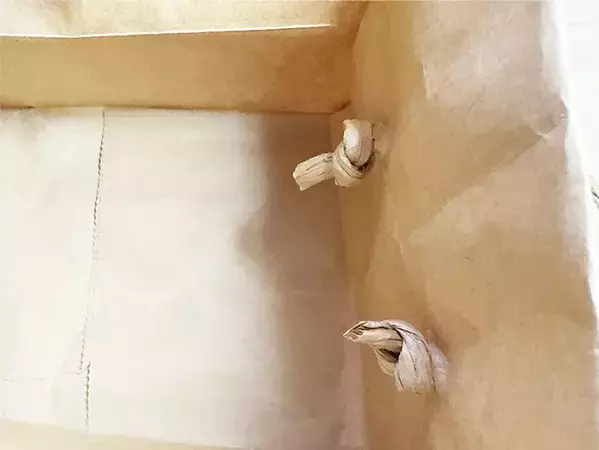 溜まった『紙袋』捨てないで！　ハサミで3回カットすると…