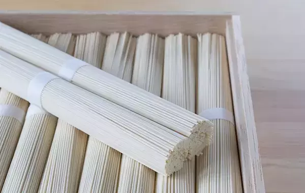 捨てる前に確認して！　昨年のそうめん、まだ食べられるものの特徴は？