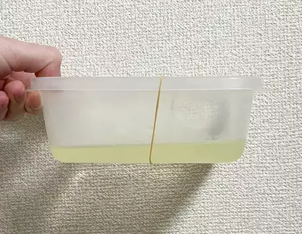 ヨーグルトの中蓋に『竹串』を刺す　6時間ひっくり返すと…？