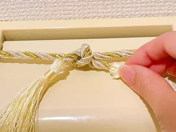 0円で完成！　家にある『余った紐』でトイレットペーパーホルダーを2連化する裏技