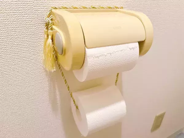 0円で完成！　家にある『余った紐』でトイレットペーパーホルダーを2連化する裏技