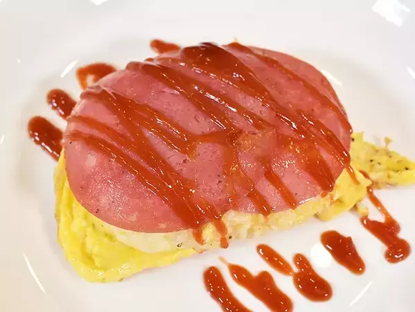 余った冷凍ご飯を卵液にドボン！ 天野ひろゆき流の裏ワザに「天才」