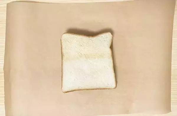 お弁当のサンドイッチ、こう包んで　テープ不要、5分未満でできる『崩れない』ラッピングアイディア