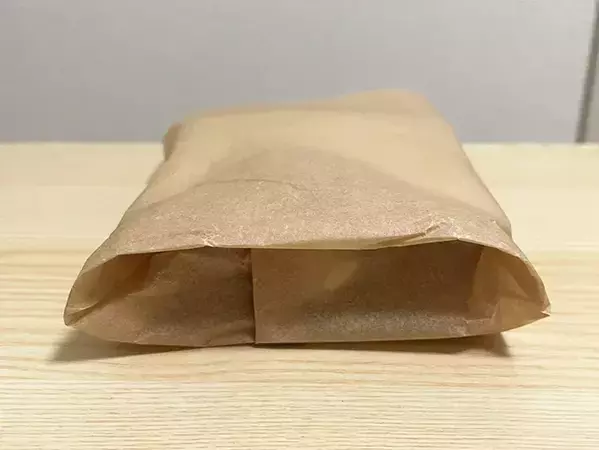 お弁当のサンドイッチ、こう包んで　テープ不要、5分未満でできる『崩れない』ラッピングアイディア