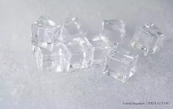 家で作った氷、白っぽいのはなぜ？　なるべく透明にするコツは