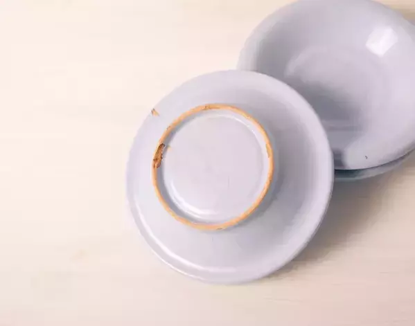 ダイソーの『すべり止め液』、マットの裏だけに塗ってない？　じゃない使い方に「これは便利」【100均グッズ活用法4選】