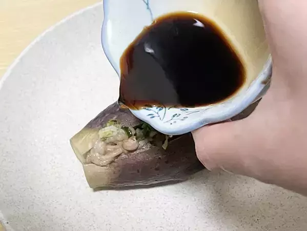 ナスを丸ごとレンチン 肉を挟むだけのレシピに「ジューシー」「弁当のおかずにも」
