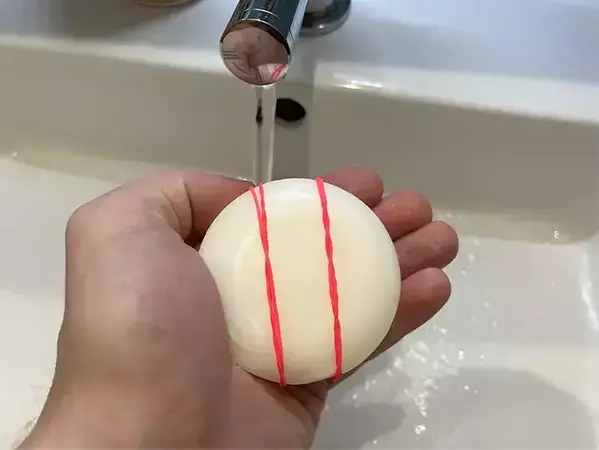 お風呂場の地味なストレス解消　固形石けんに輪ゴムを使う裏ワザが優秀すぎた