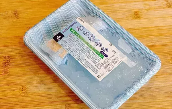 スーパーのわらび餅を『かき氷シロップ』に漬けると？　完成した姿に「きれい」「子供と作りたい！」