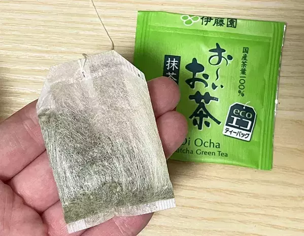 お茶漬け、ではなく『炊き込みご飯』！　緑茶を炊飯器に入れてみると…