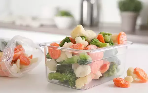 冷凍野菜を上手に使うと食費が下がる？　プロに聞いた使い方のコツ