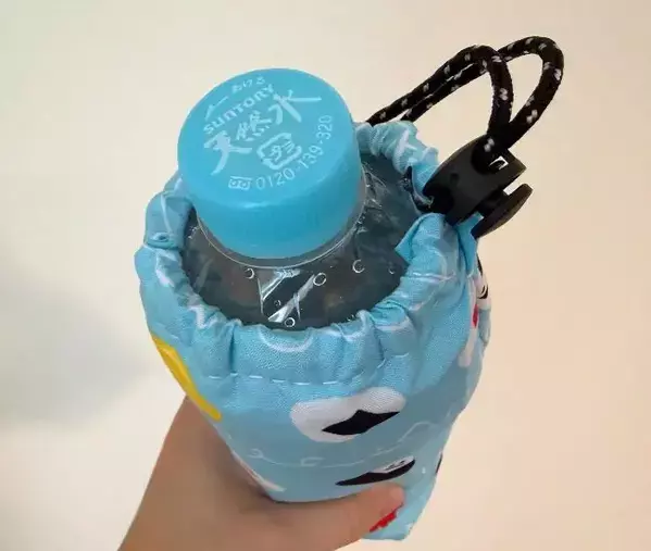 100均『ハットクリップ』のじゃない使い方　ペットボトルに被せたら超快適！