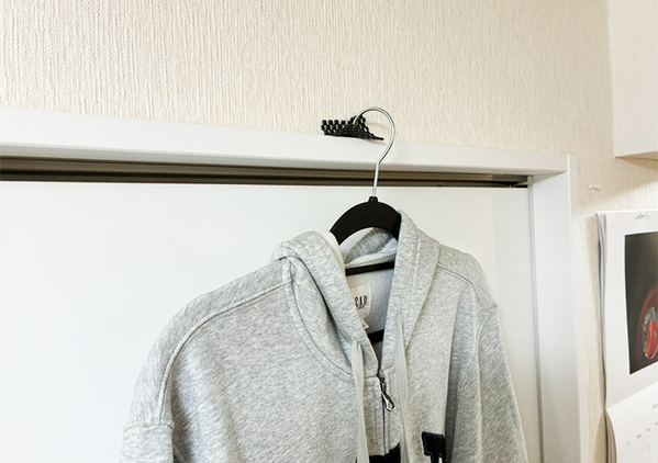 すべり止めシートってこんな使い方もできるんだ！　切って使うと家中の『不便』が解消【ダイソー】