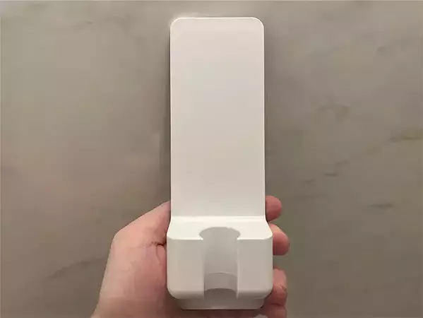 「これお風呂用じゃないの？」　マグネット式シャワーホルダーの意外な活用法が便利すぎた