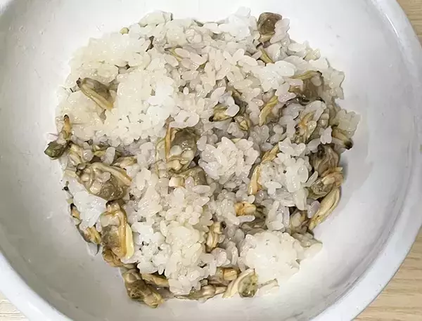 アサリの水煮缶、全部使って「汁っぽさない」？　レンジで3分、旨味が詰まったレシピに「お弁当にもいい」