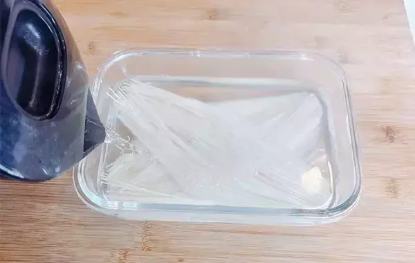 そうめん、もう鍋でゆでない！　レンジで作った結果「いつもと変わらない！」
