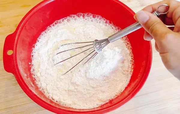 ホットケーキを『蚊取り線香』みたいに焼いてみて！　でき上がりに「食感が変わった」「子供が喜ぶ！」