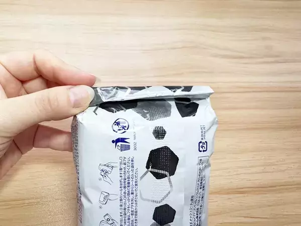 ダブルクリップで除菌シート挟んでみて！　クルクル巻いたら…