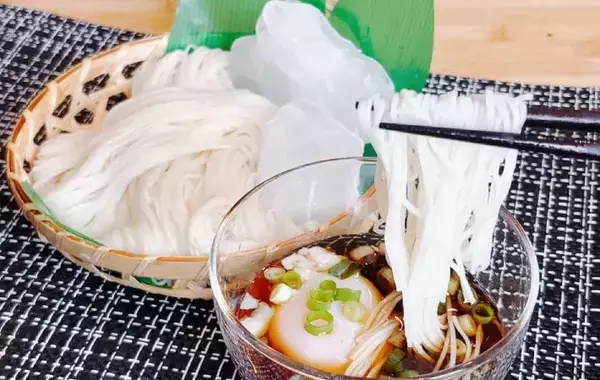 温泉卵、そのまま割らないで！　食べる前の『10回フリフリ』で白身がスルッと出る裏ワザ