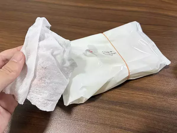 ウェットシートに輪ゴム1本を巻いたら？　プチストレスを解消する方法に「早く知りたかった」