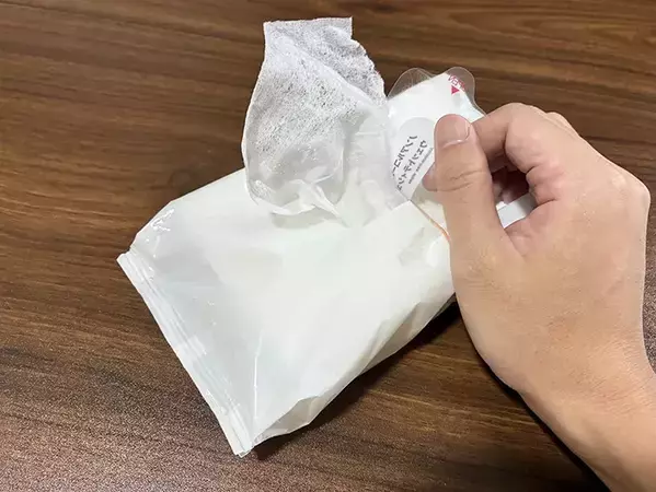 ウェットシートに輪ゴム1本を巻いたら？　プチストレスを解消する方法に「早く知りたかった」