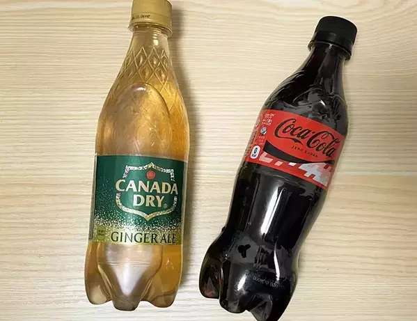 まだ普通の氷使ってる？　グラスに『黄色の氷』を2個入れて、炭酸飲料を注ぐと…