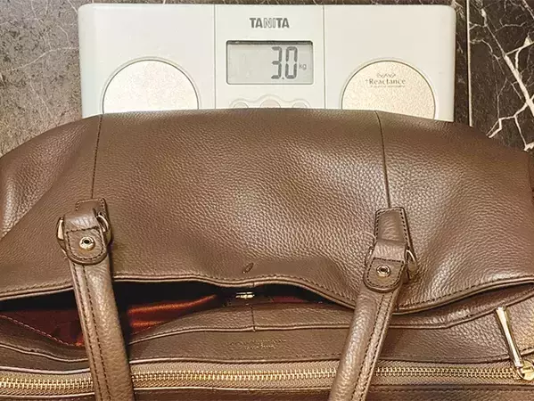 トイレに荷物置き場がない！　ダイソー「角S型フック」で一瞬で解決する方法