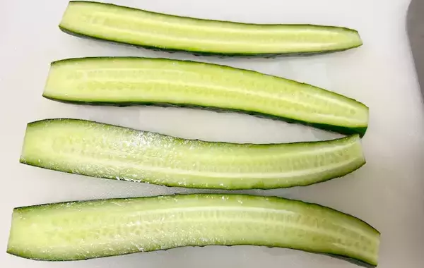 キュウリの食べ方に「これいいね！」　豚バラ肉をぐるぐる巻いて？