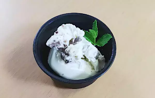 ヨーグルトにチョコを入れて冷凍すると…　食べた子供が「もっと作って！」