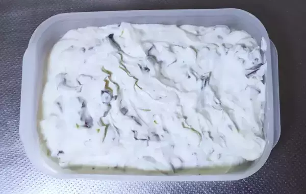 ヨーグルトにチョコを入れて冷凍すると…　食べた子供が「もっと作って！」