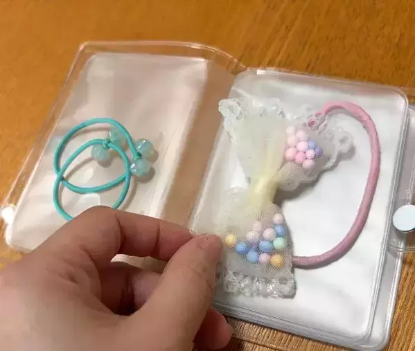 100均『カードホルダー』にカードは入れません！　絆創膏や薬が迷子にならない収納術